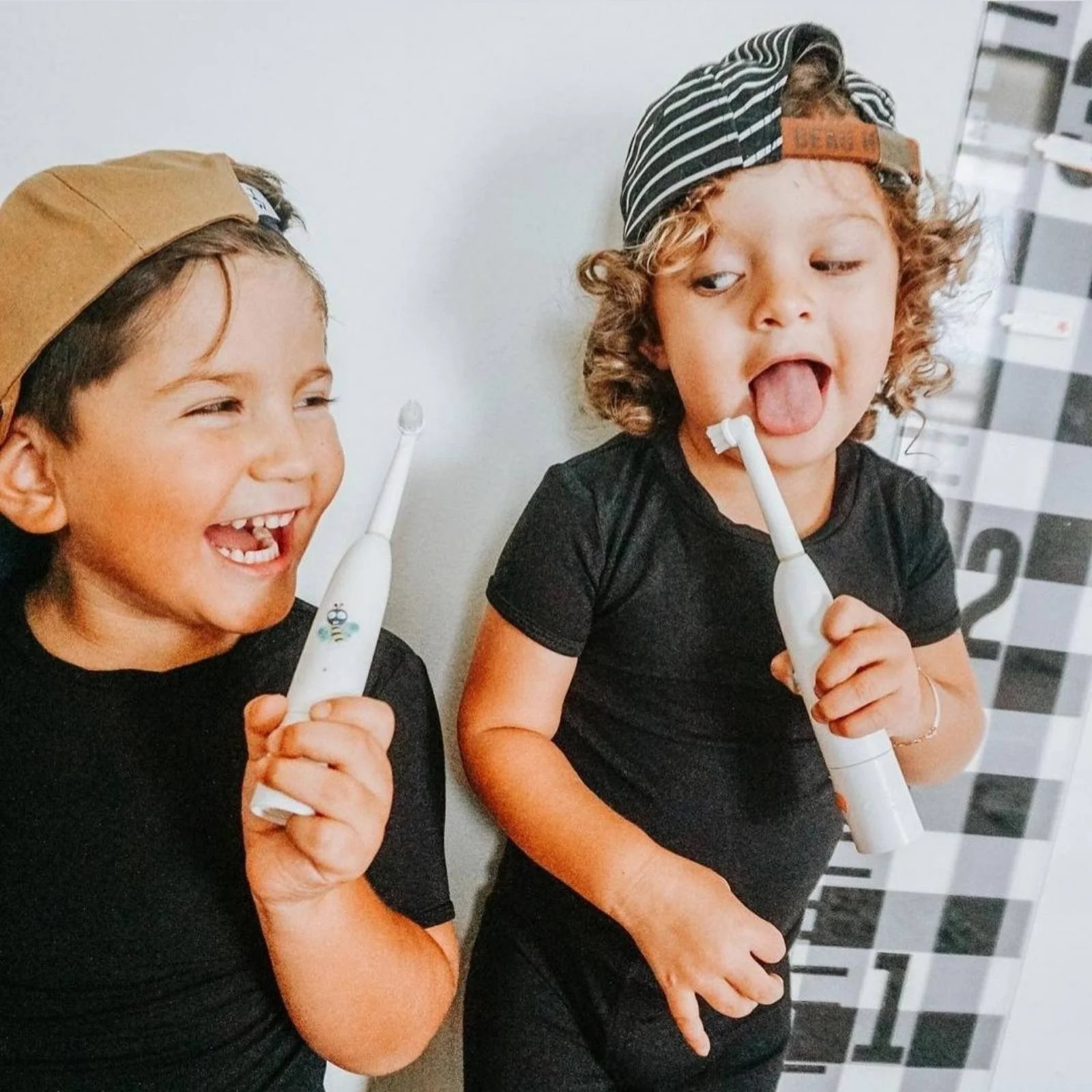 Jack n' Jill Dětský elektrický zubní kartáček s melodií Buzzy Brush - Image 6