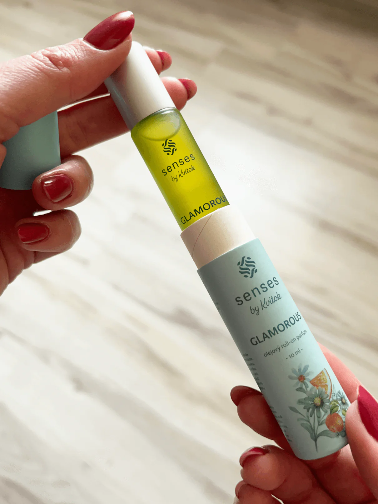 Kvitok Senses Roll-on olejový parfém Glamorous (10 ml) - Image 2