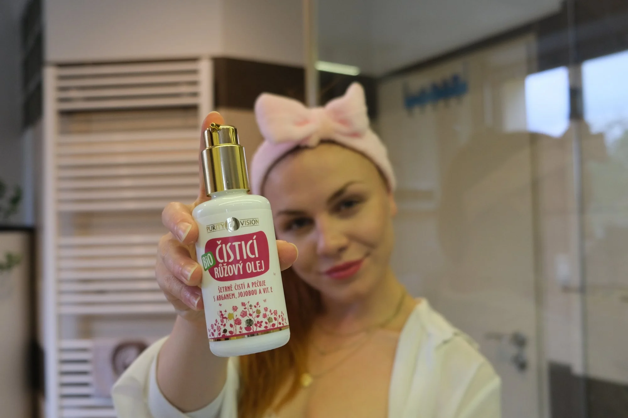 Purity Vision Růžový čisticí olej s arganem, jojobou a vit. E (100 ml) - Image 3