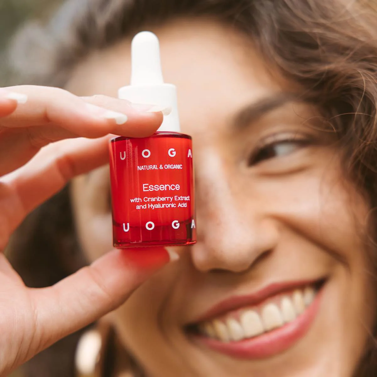 Uoga Uoga Pleťové sérum Essence s brusinkami a kyselinou hyaluronovou BIO (15 ml) - Image 3