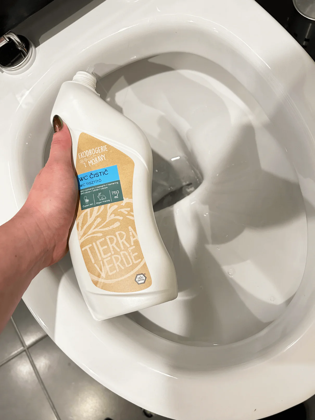 Tierra Verde WC čistič s rozmarýnem a citrónem - Image 5
